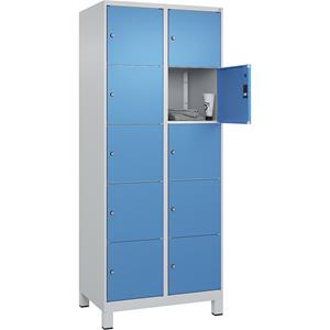 C+P Lockerkast Classic PLUS, 2 compartimenten, lichtgrijs / lichtblauw, b = 800 mm, 10 vakken, met voeten