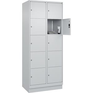 C+P Lockerkast Classic PLUS, 2 compartimenten, lichtgrijs, b = 800 mm, 10 vakken, met bodemsokkel