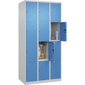 C+P Lockerkast Classic PLUS, 3 compartimenten, lichtgrijs / lichtblauw, b = 900 mm, 12 vakken, met voetdoppen