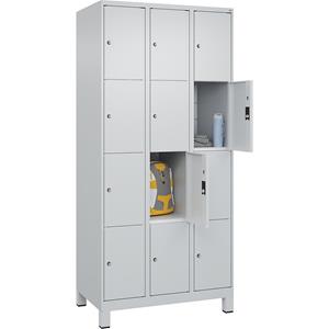 C+P Lockerkast Classic PLUS, 3 compartimenten, lichtgrijs, b = 900 mm, 12 vakken, met voeten