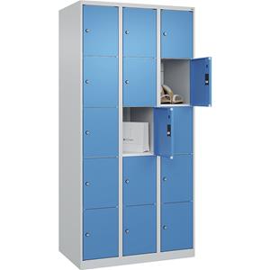 C+P Lockerkast Classic PLUS, 3 compartimenten, lichtgrijs / lichtblauw, b = 900 mm, 15 vakken, met voetdoppen