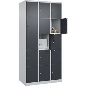 C+P Lockerkast Classic PLUS, 3 compartimenten, lichtgrijs / grijs, b = 900 mm, 15 vakken, met voetdoppen