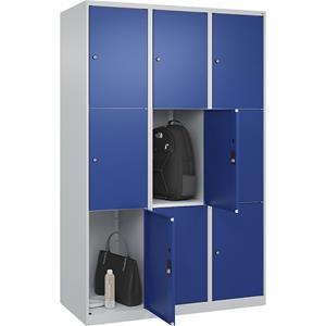 C+P Lockerkast Classic PLUS, 3 compartimenten, lichtgrijs / gentiaanblauw, b = 1200 mm, 9 vakken, met voetdoppen