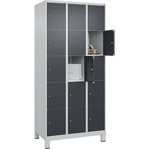 C+P Lockerkast Classic PLUS, 3 compartimenten, lichtgrijs / grijs, b = 900 mm, 15 vakken, met voeten