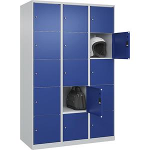 C+P Lockerkast Classic PLUS, 3 compartimenten, lichtgrijs / gentiaanblauw, b = 1200 mm, 15 vakken, met voetdoppen