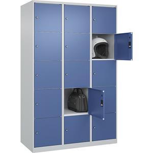 C+P Lockerkast Classic PLUS, 3 compartimenten, lichtgrijs / verblauw, b = 1200 mm, 15 vakken, met voetdoppen