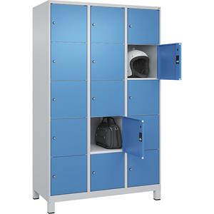 C+P Lockerkast Classic PLUS, 3 compartimenten, lichtgrijs / lichtblauw, b = 1200 mm, 15 vakken, met voeten