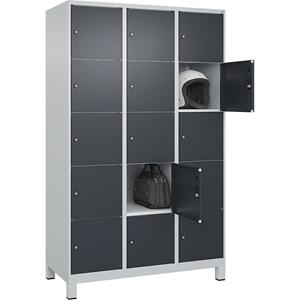 C+P Lockerkast Classic PLUS, 3 compartimenten, lichtgrijs / grijs, b = 1200 mm, 15 vakken, met voeten