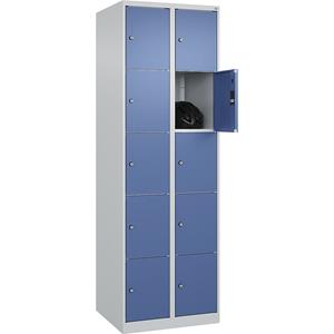 C+P Lockerkast Classic PLUS, 2 compartimenten, lichtgrijs / verblauw, b = 600 mm, 10 vakken, met voetdoppen