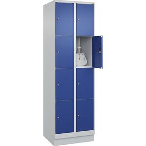 C+P Lockerkast Classic PLUS, 2 compartimenten, lichtgrijs / gentiaanblauw, b = 600 mm, 8 vakken, met bodemsokkel