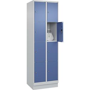 C+P Lockerkast Classic PLUS, 2 compartimenten, lichtgrijs / verblauw, b = 600 mm, 8 vakken, met bodemsokkel