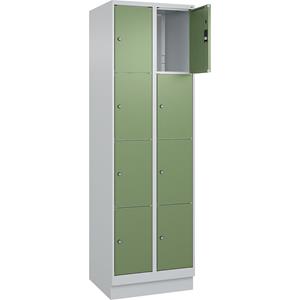 C+P Lockerkast Classic PLUS, 2 compartimenten, lichtgrijs / resedagroen, B 600 mm, 8 vakken, met bodemsokkel