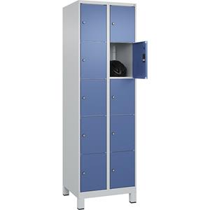 C+P Lockerkast Classic PLUS, 2 compartimenten, lichtgrijs / verblauw, b = 600 mm, 10 vakken, met voeten