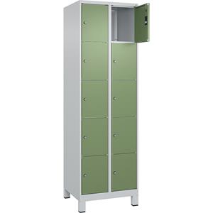 C+P Lockerkast Classic PLUS, 2 compartimenten, lichtgrijs / resedagroen, b = 600 mm, 10 vakken, met voeten