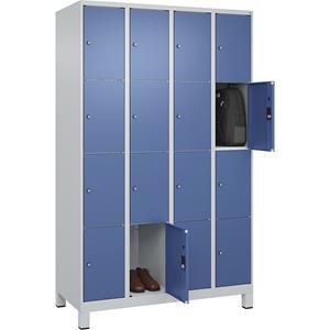 C+P Lockerkast Classic PLUS, 4 compartimenten, lichtgrijs / verblauw, b = 1200 mm, 16 vakken, met voeten