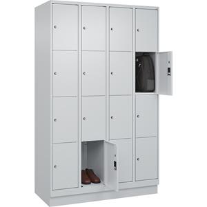 C+P Lockerkast Classic PLUS, 4 compartimenten, lichtgrijs, b = 1200 mm, 16 vakken, met bodemsokkel