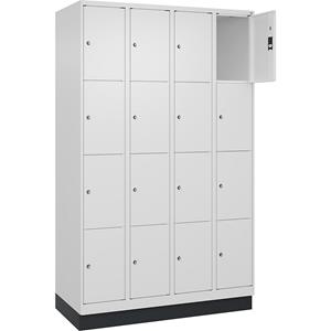 C+P Lockerkast Classic PLUS, 4 compartimenten, verkeerswit, b = 1200 mm, 16 vakken, met bodemsokkel