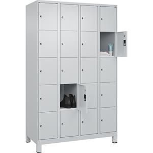 C+P Lockerkast Classic PLUS, 4 compartimenten, lichtgrijs, b = 1200 mm, 20 vakken, met voeten