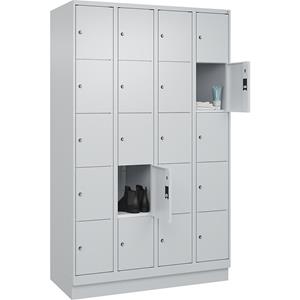 C+P Lockerkast Classic PLUS, 4 compartimenten, lichtgrijs, b = 1200 mm, 20 vakken, met bodemsokkel