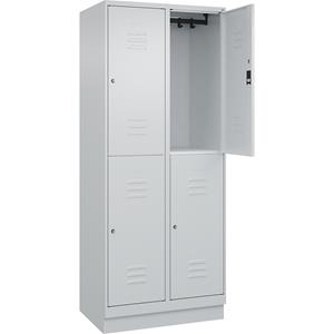 C+P Kledingkast Classic PLUS met twee verdiepingen, 2 compartimenten, lichtgrijs, h x b = 1950 x 800 mm, met bodemsokkel, cilinderslot