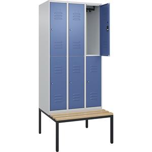 C+P Kledingkast Classic PLUS met twee verdiepingen en zitbank, 3 compartimenten, lichtgrijs / verblauw, b = 900 mm, cilinderslot, ondergebouwd, beuken-hardhout