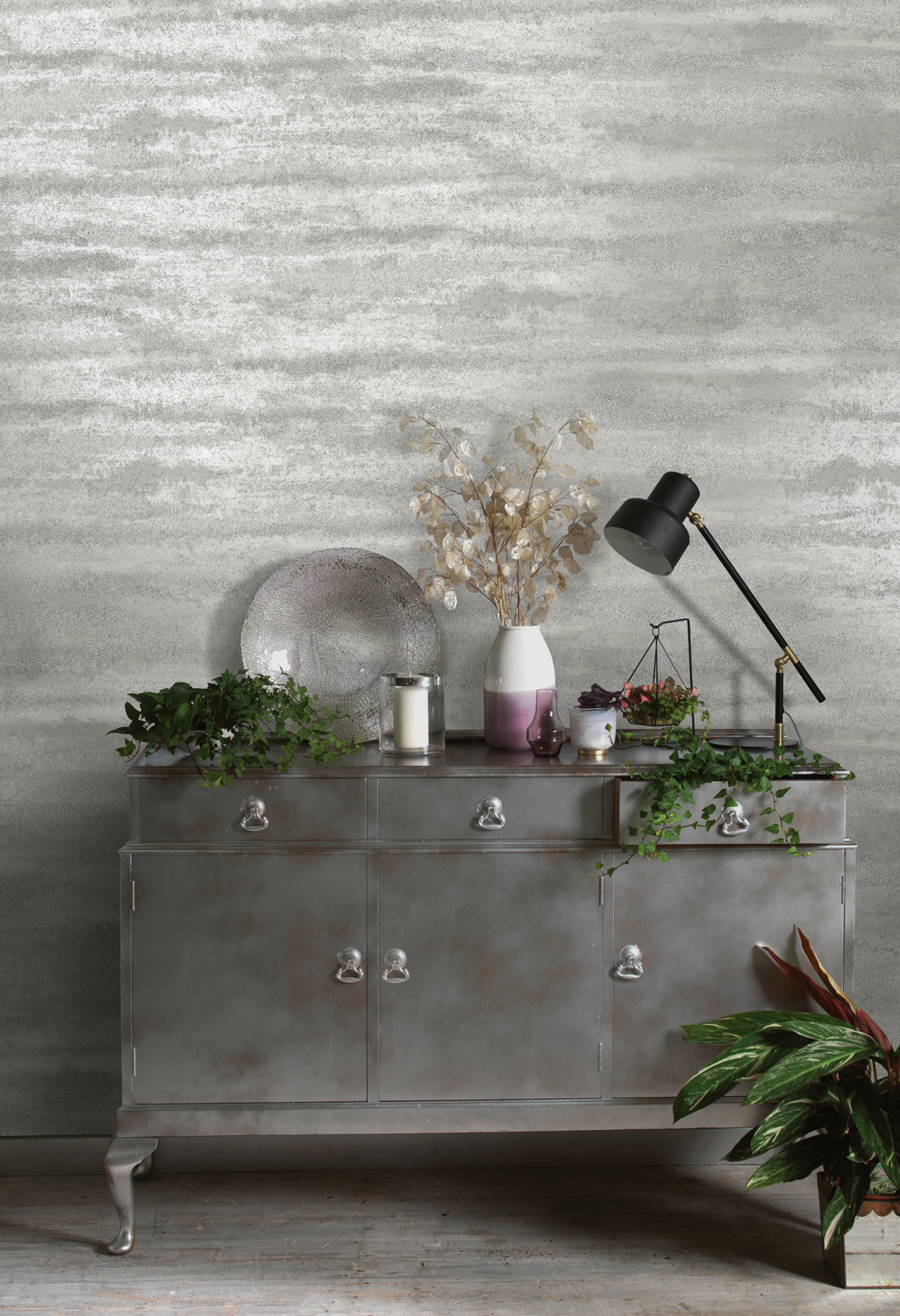 Dutch Wallcoverings Khalili - Horizon Bead Dove - Grijs/Zilver