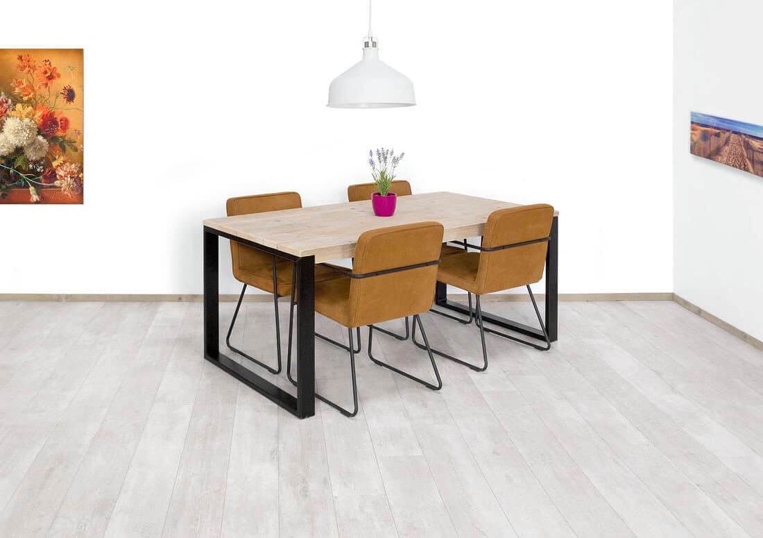 Loods XL Steigerhouten tafel Clover met stalen O-poot