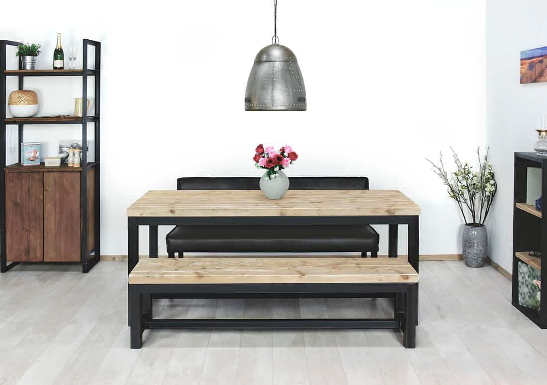 Loods XL Steigerhouten tafel Norman met stalen onderstel