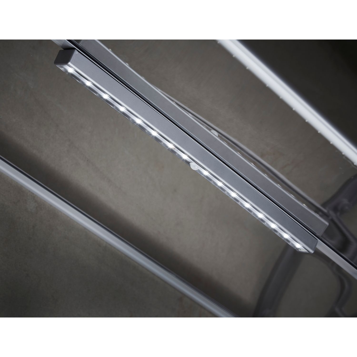 Praxis Luifellamp – Led – Met Bewegingssensor – Batterijen - 50 X 3 X 2 Cm