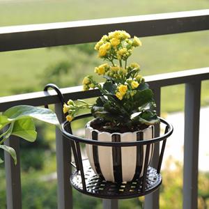 Zepeus 3PCS Lron Art Balkon Bloempot Hangende Manden Plantenrekken Gesmeed Leuning Hek Bloemenplank Black-1pcs