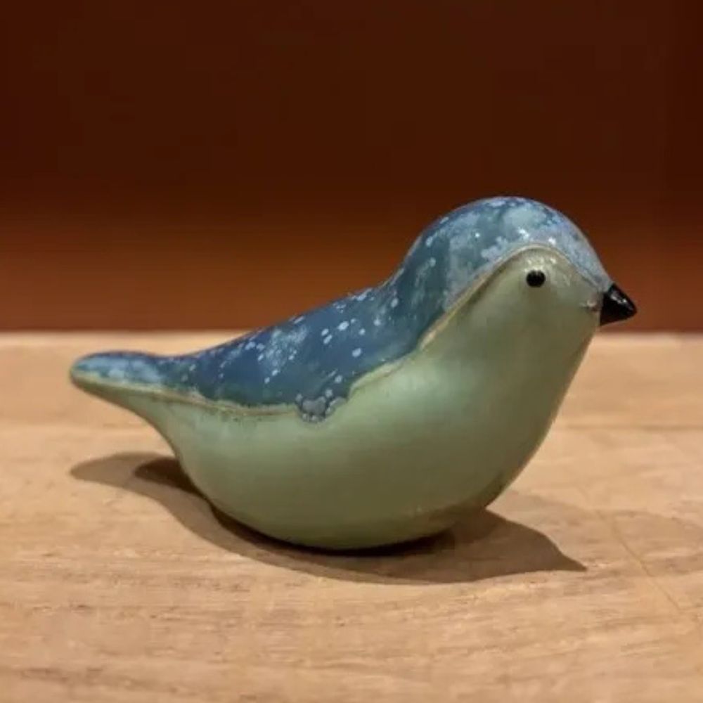 Eeuwige Roos Vogel urn Esmee in groen met blauw keramiek
