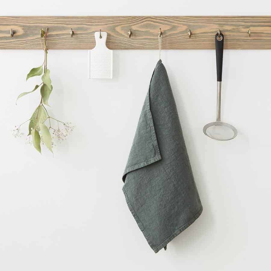 Linen Tales  linnen theedoek forest green - 45 x 65 cm.