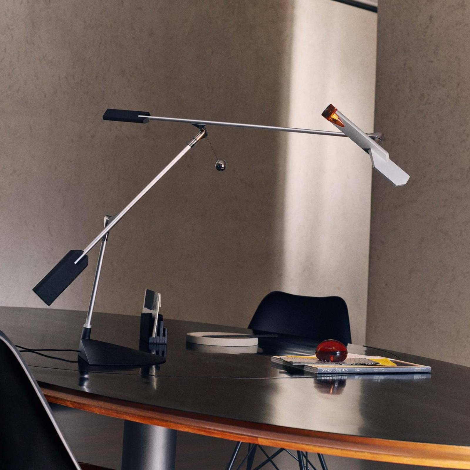 Stilnovo LED tafellamp Halley, projectie 100 cm, grijs