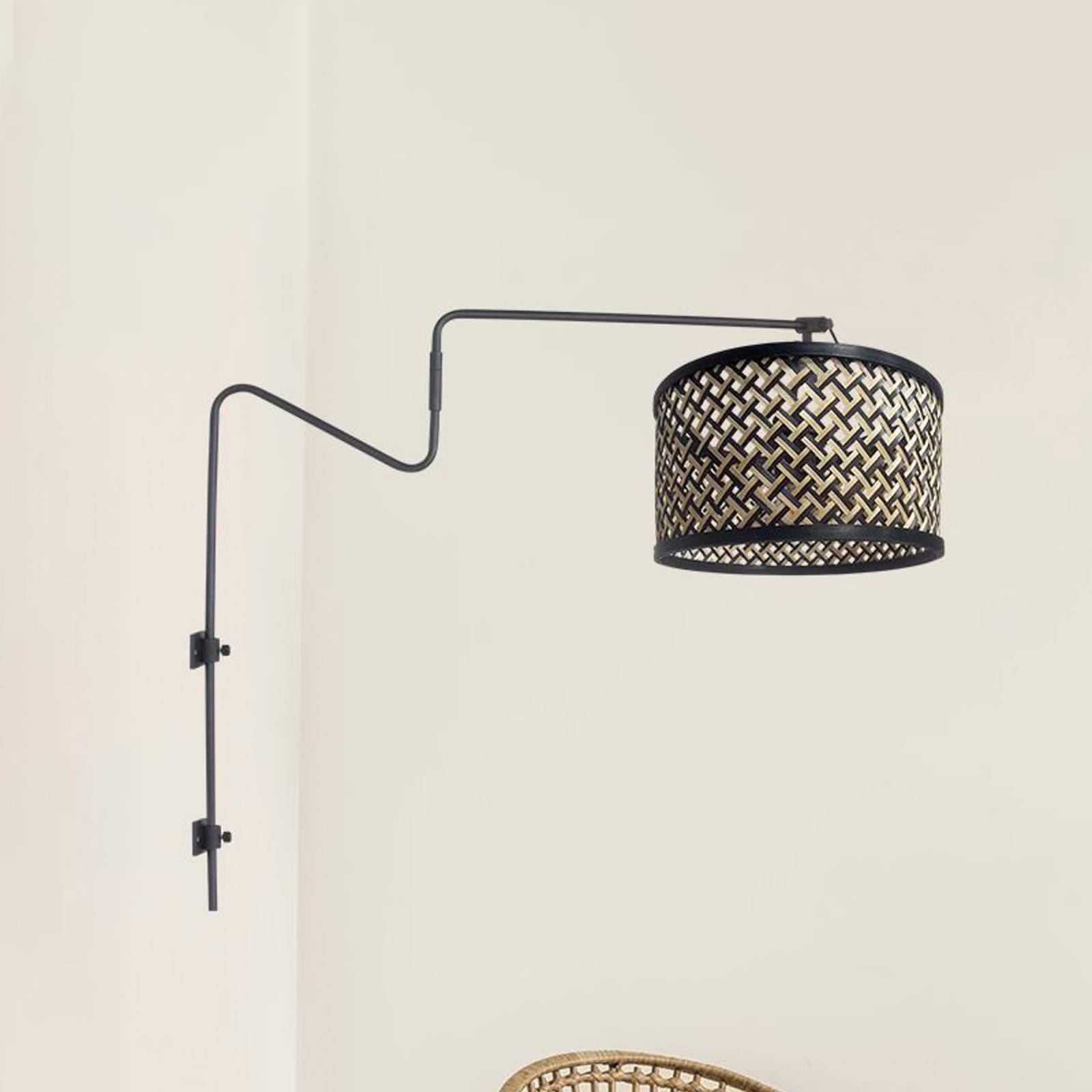 Steinhauer Wandlamp Linstrom zwart met bamboe kap 3720ZW