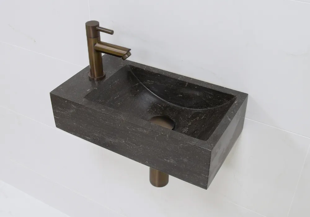 Lambini Designs Recto rechts natuursteen fonteinset met verouderd messing kraan en toebehoren