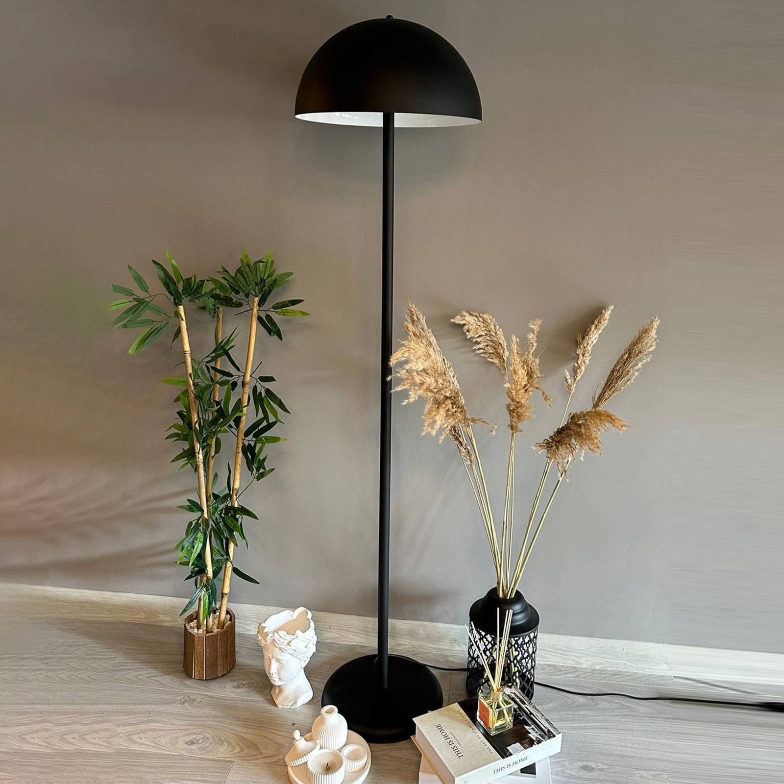 ROYALTECH Vloerlamp Sandro, zwart, hoogte 160 cm, metaal, E27