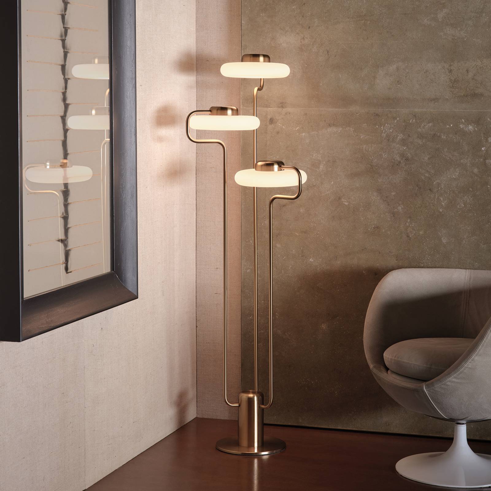Kdln LED vloerlamp TRATTO, messing, hoogte 150 cm, 3-lamps