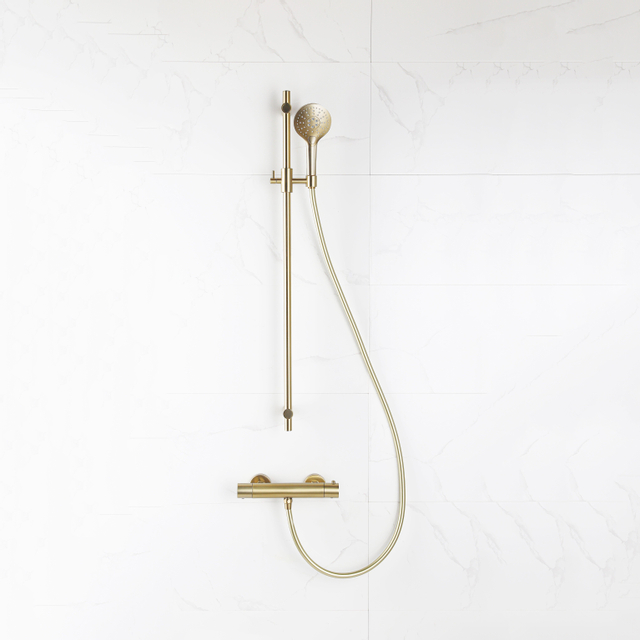 Fortifura Calvi douchekraan met glijstangset met ronde handdouche, gladde doucheslang Geborsteld Messing PVD (Goud) SW767490/SW799449/SW728177/SW720571