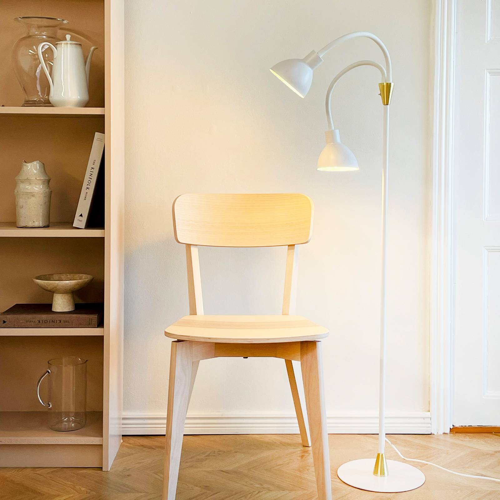 Dyberg Larsen vloerlamp Lilje, wit, hoogte 135 cm, 2-lamps.