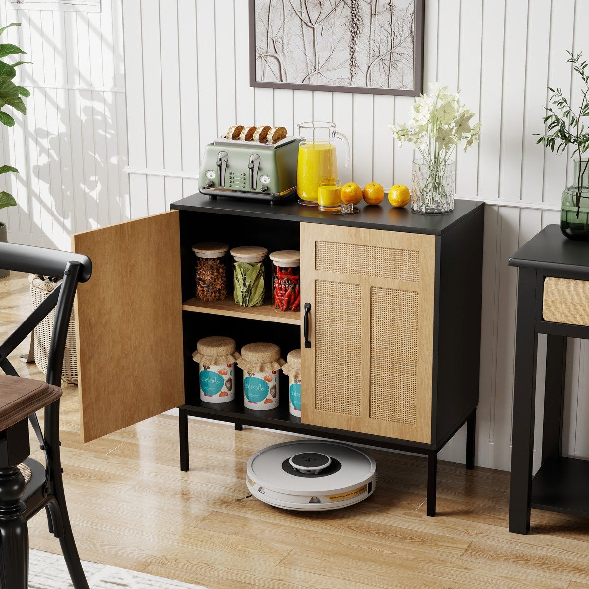 Costway Rieten Sideboard met 3-voudig Verstelbare Plank & 2 Deuren Boho Buffet Accentkast Zwart