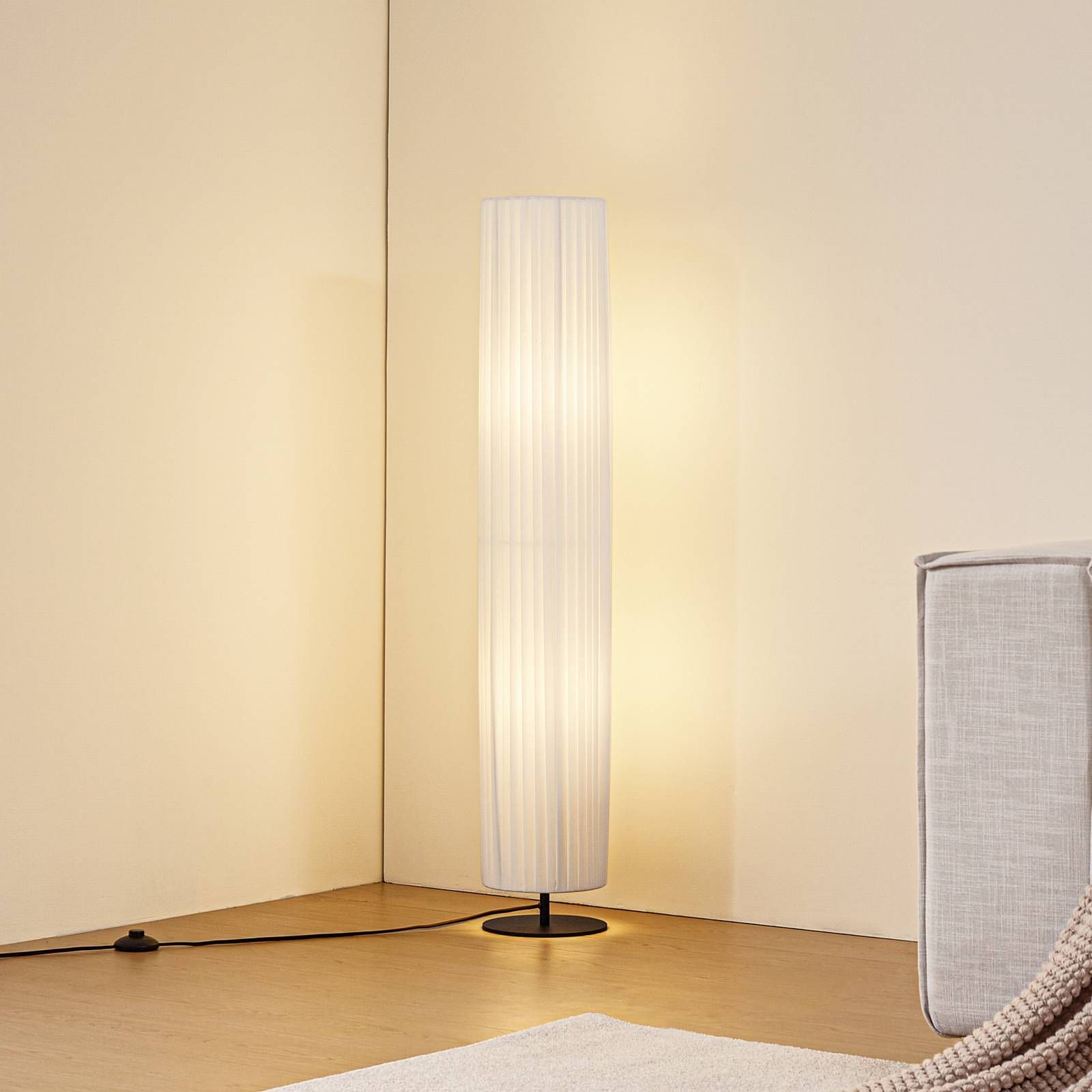 LINDBY vloerlamp Virelle, wit, textiel, hoogte 117 cm, E27