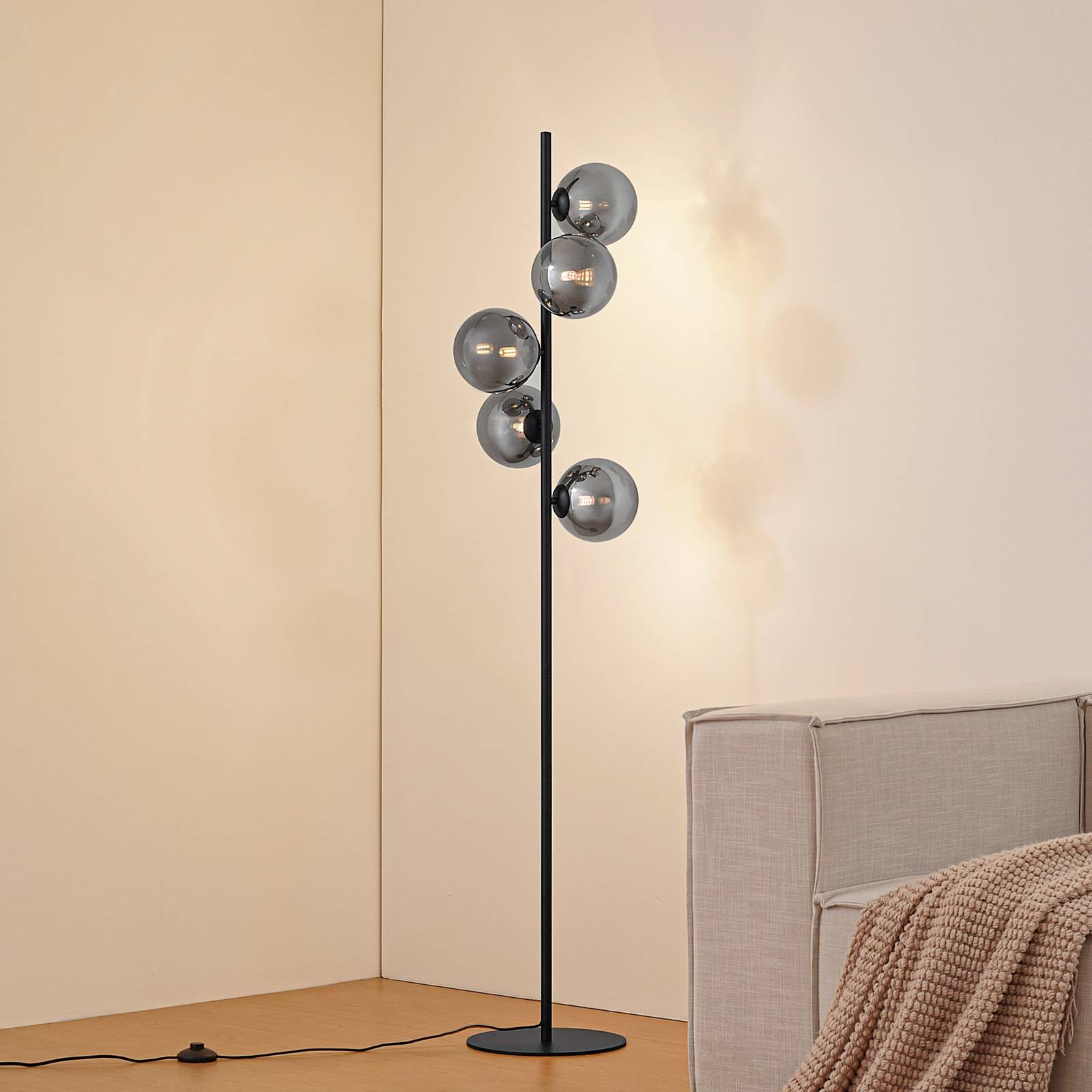 LINDBY vloerlamp Orbelia, zwart, 5-lamps, glas