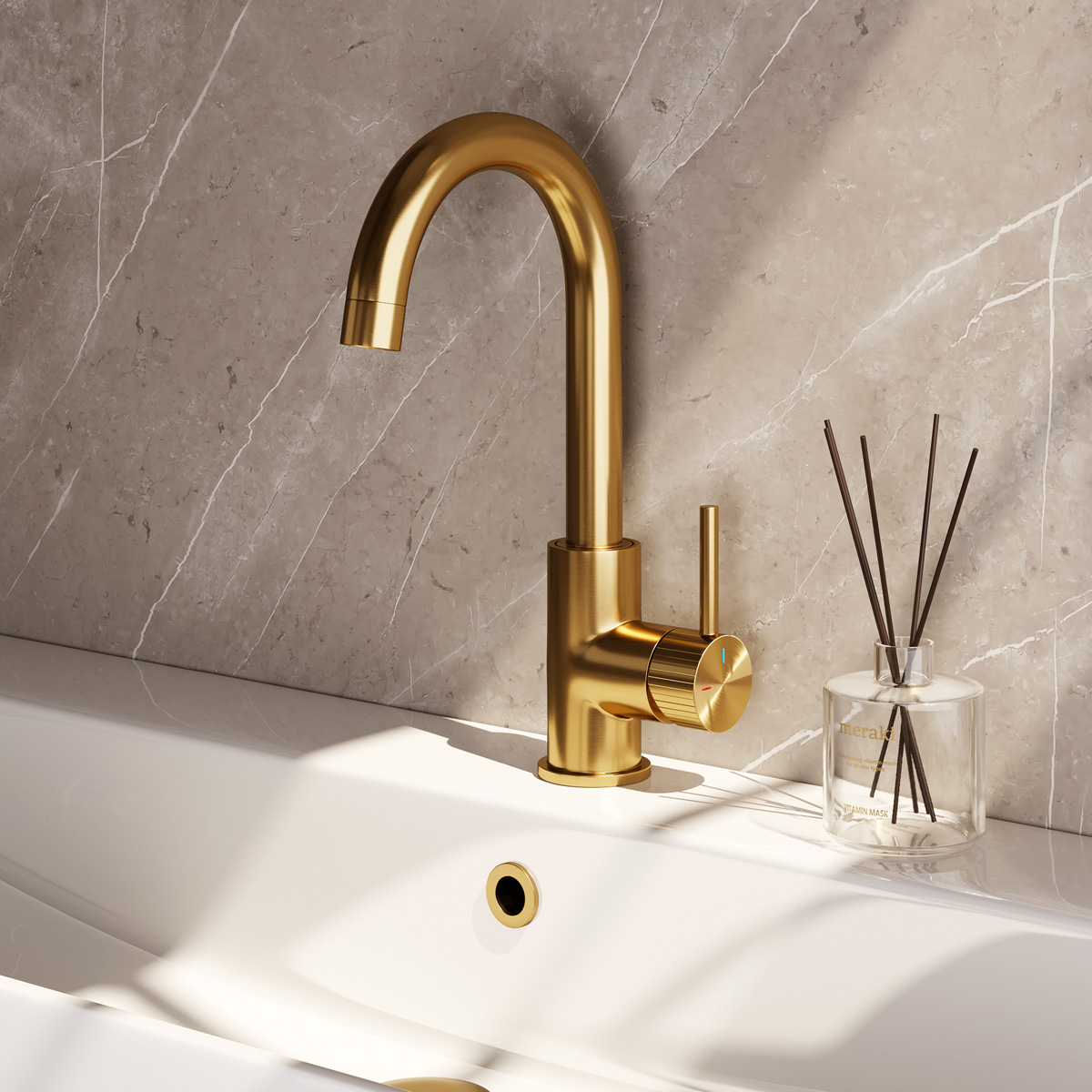 Brauer Stripe wastafelkraan met draaibare ronde uitloop model A messing geborsteld PVD