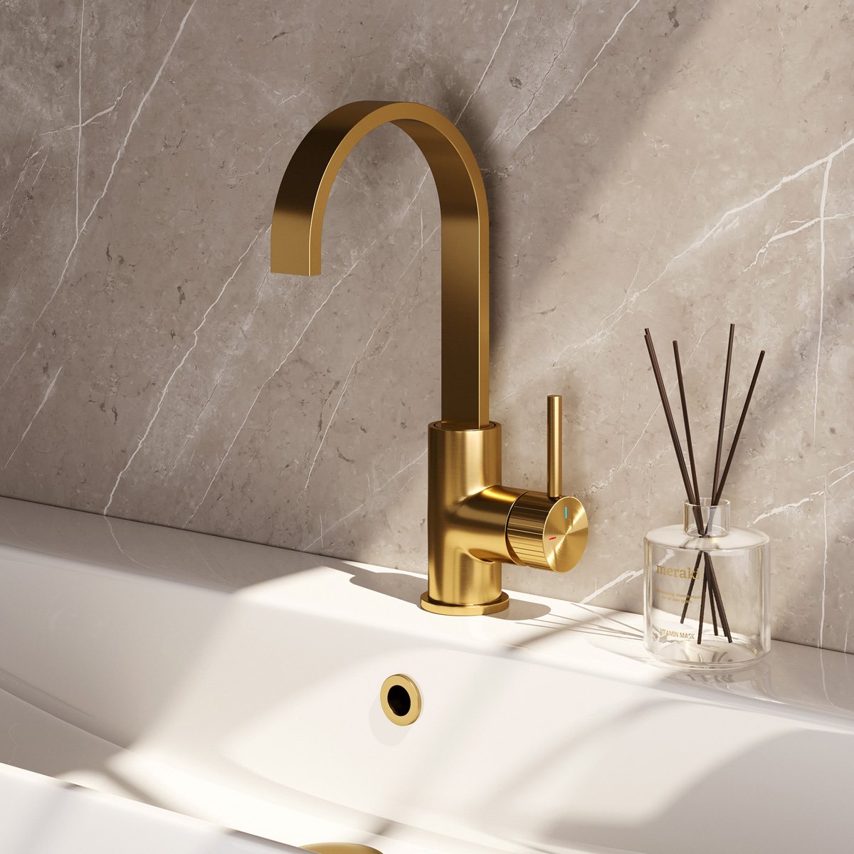 Brauer Stripe wastafelkraan met draaibare platte uitloop model A messing geborsteld PVD