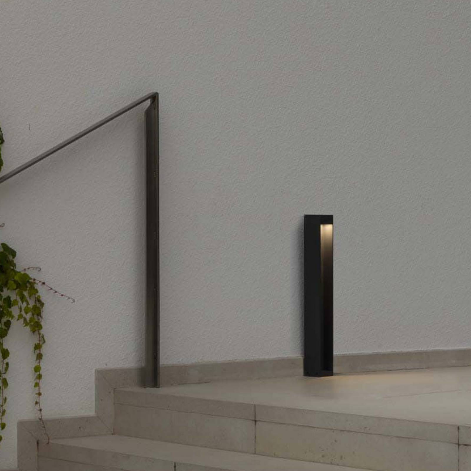 FARO BARCELONA LED sokkellamp Cerler, antraciet, 60 cm, metaal, IP65, CCT