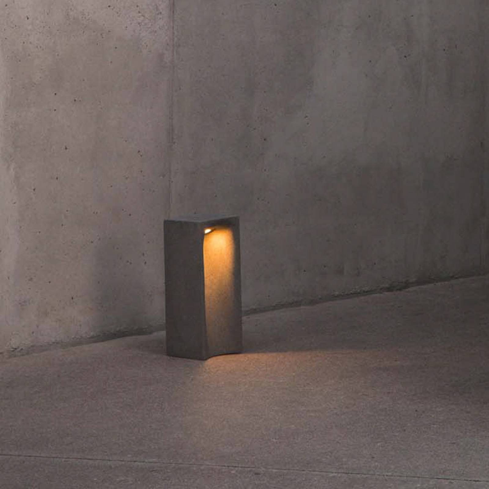 FARO BARCELONA LED sokkellamp Grot, 2700K, grijs, beton, IP55, hoogte 40 cm