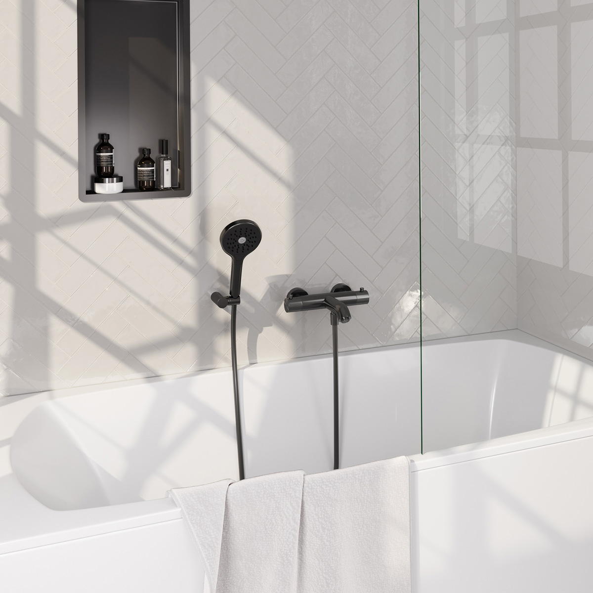 Brauer Stripe thermostatische badkraan met wandhouder en 3 standen handdouche gunmetal geborsteld PVD