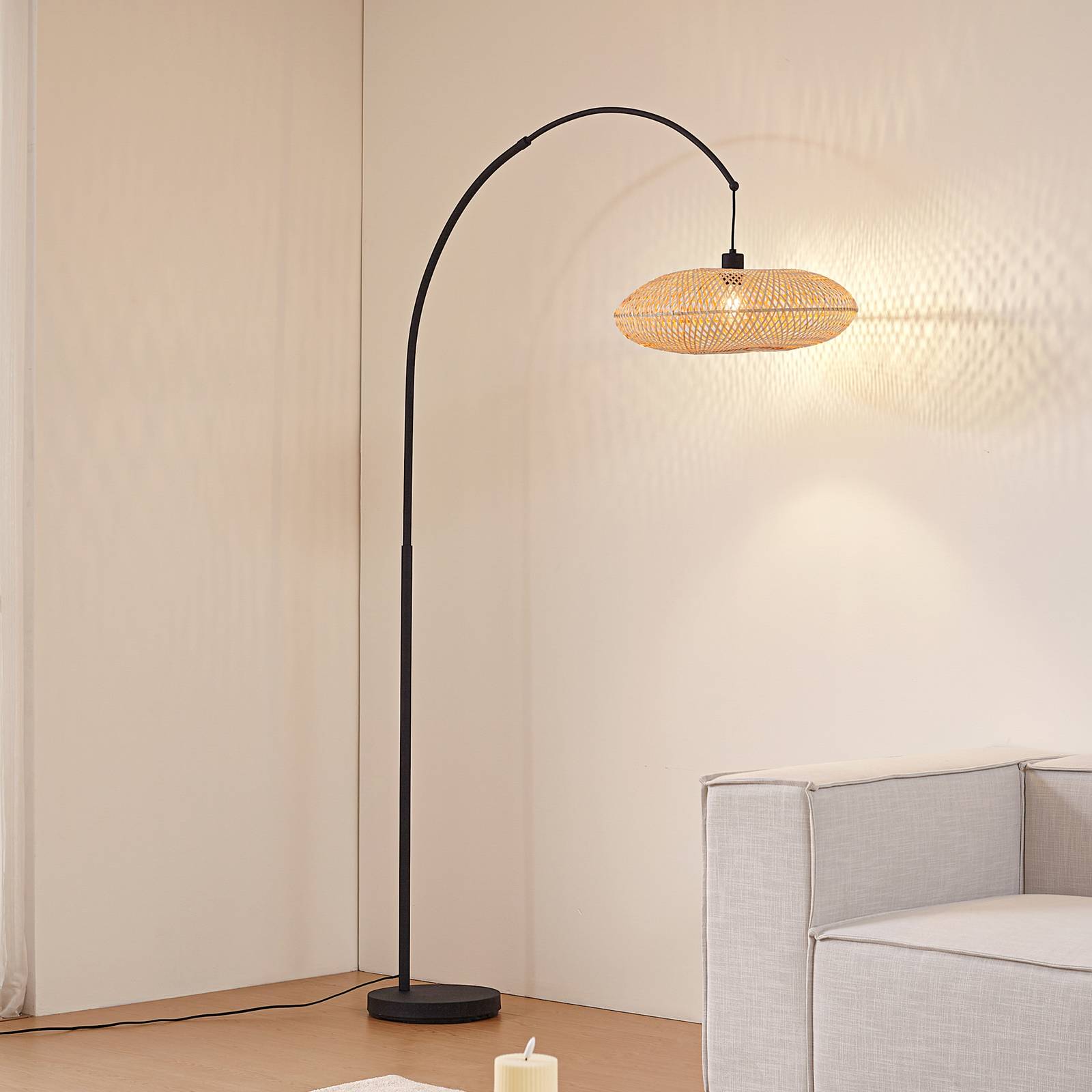 LINDBY booglamp Solvian, zwart/naturel, bamboe, metaal