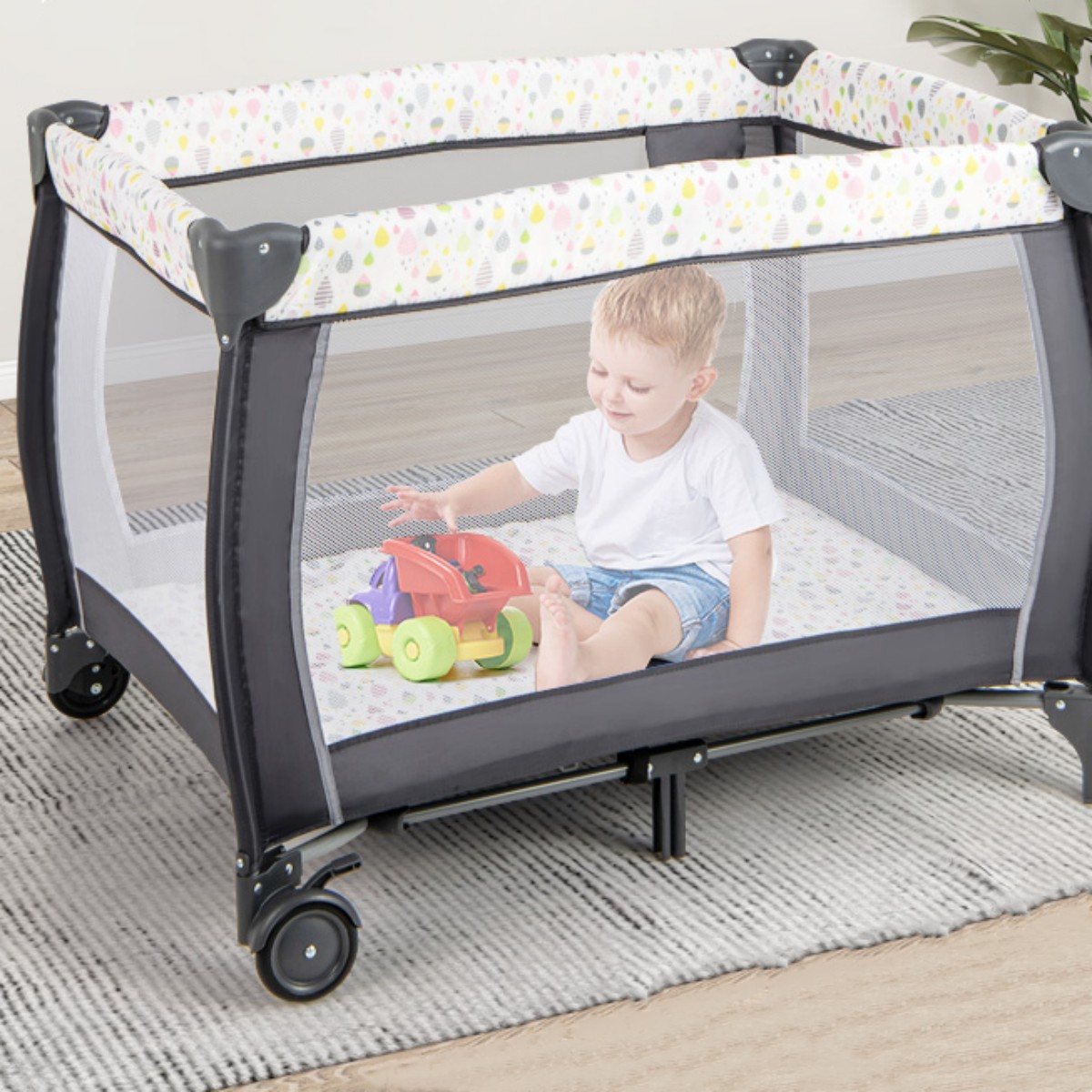 Costway 3-In-1 Bijzetbed Reisbed met Matras Hangspeelgoed Speeldoos Commode en Draagtas 2 Niveaus Babybed met Wieltjes voor Baby's Grijs
