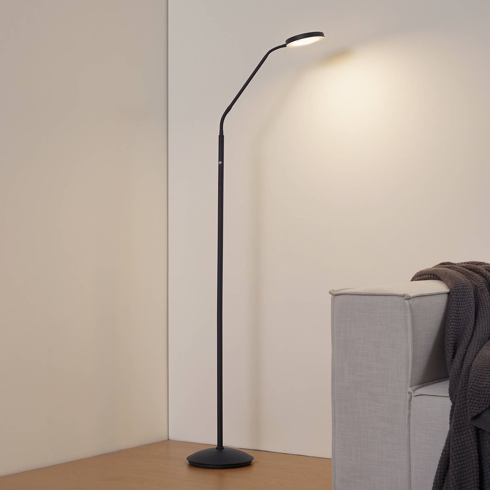 LINDBY LED vloerlamp Elvyn, zwart, verstelbaar
